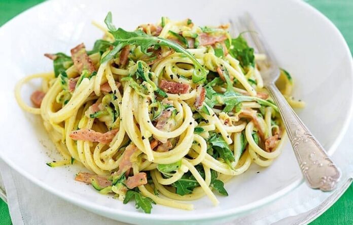 Creamy bacon and courgette spaghetti