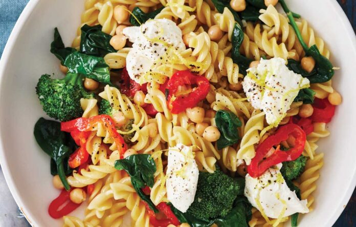 Chickpea, roasted capsicum and broccoli pasta