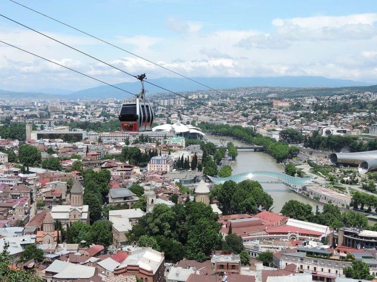 Rusia dëshiron të rifillojë fluturimet për në Gjeorgji